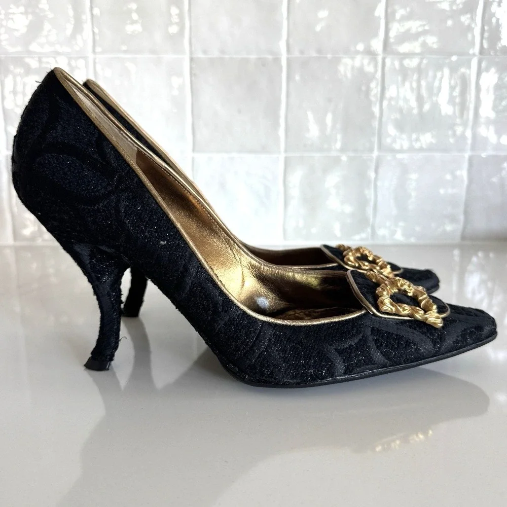 Dolce & Gabbana Baroque Black Pumps Gold‎ DG Logo Brooch Womens 39 Y2K Vintage
